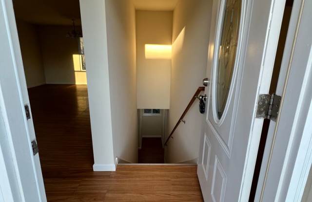 3 Bedroom 2 bath 2 car garage house Gallery 3