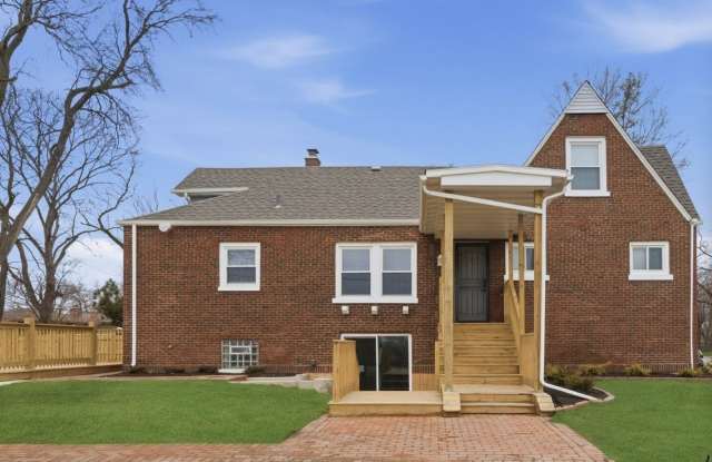 14846 Woodlawn Avenue photos photos