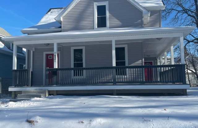 Fully Remodeled 4 Bedroom 2.5 Bathroom photos photos