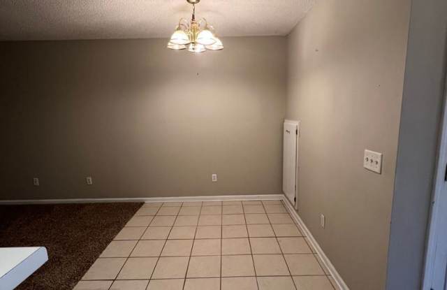 180 Commons Drive Gallery 4