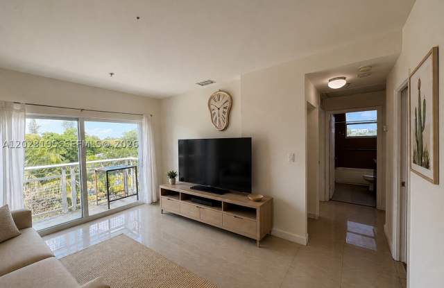 529 NE 62nd St photos photos