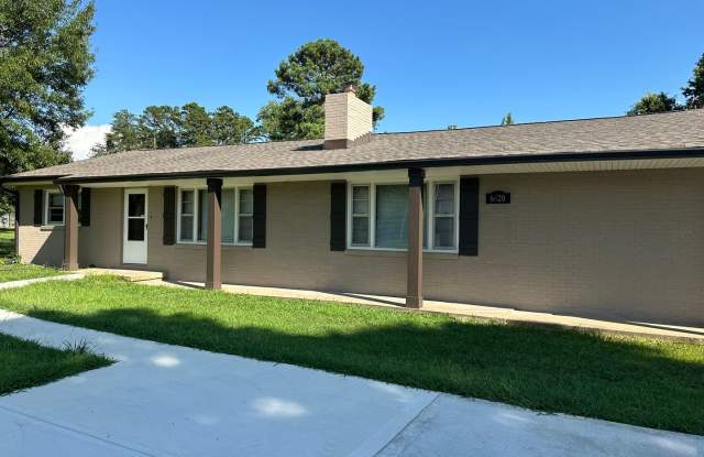 Newly renovated 3 bedroom, 2 bath home in Lenoir City with yard service included! Gallery 3