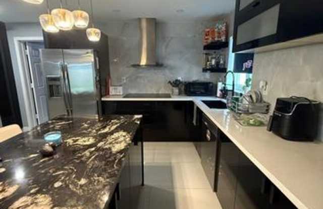9321 NW 35TH Manor, Sunrise, FL 33351 - 6408 Gallery 1