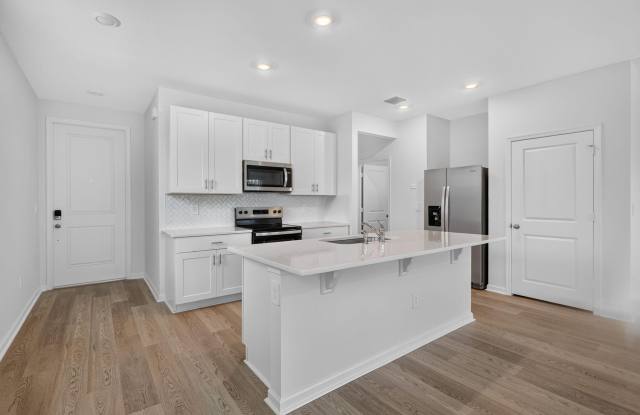 663 Salisbury Circle Gallery 1