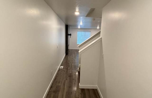 Beautiful Townhome for lease Gallery 3