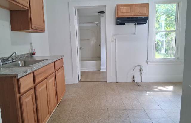 Spacious 3 Bedroom House FOR RENT in Bridgeton $1650 photos photos