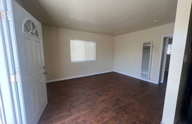 1533 W 80th photos photos