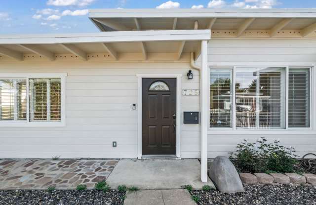 Move-In Ready Gem with Convenient Location photos photos Move-In Ready Gem with Convenient Location photos photos