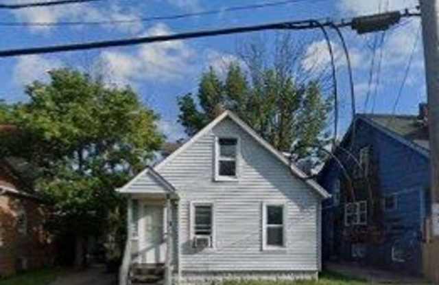 Section 8 Accepted, Cozy 4BR 1.5 BA Home photos photos