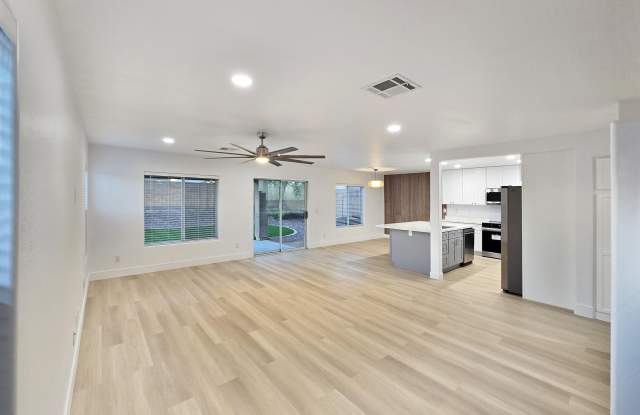 22276 W Devin Drive Gallery 3