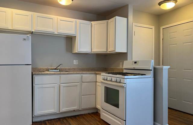 Golden Valley Apartments Gallery 3