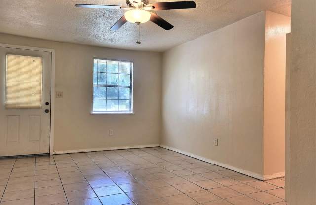 1813 Lariet Ln Gallery 2