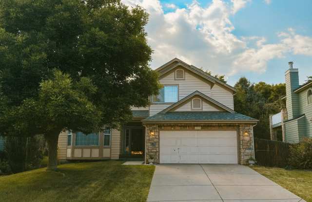 Available NOW is this open layout 5 bedroom home in Green Mountain! photos photos