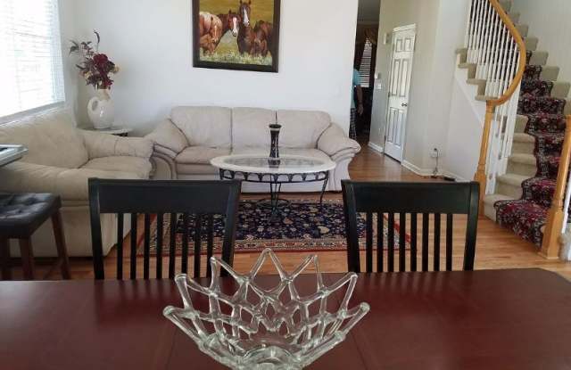 4777 Laurelglen Ln Gallery 4