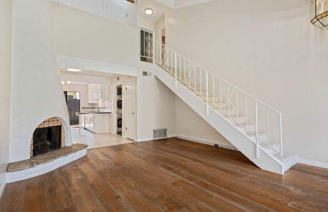 1942 N Jameson Lane Gallery 3