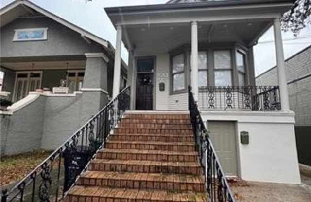 920 N CARROLLTON Avenue - 920 North Carrollton Avenue, New Orleans, LA 70119