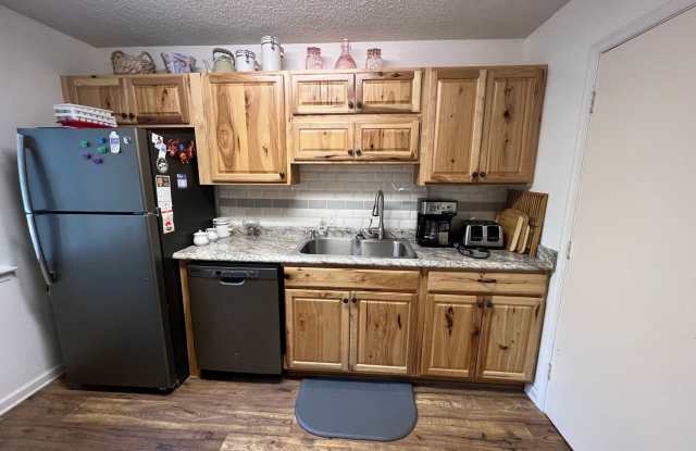 FURNISHED 2 BEDROOM/2 BATH UNIT 2ND FLOOR photos photos