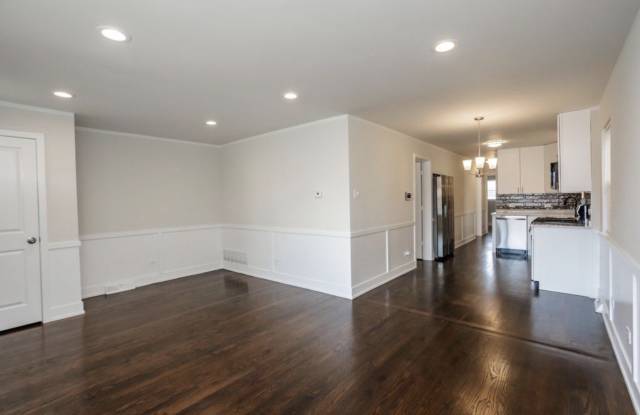 9206 S Harper Avenue Gallery 4