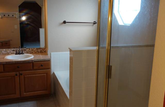 13479 Glen Cir Gallery 3