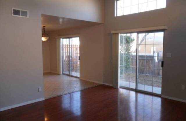 Cute townhome in Northwest side of Albuquerque Gallery 4