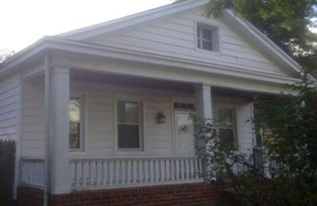 3 bed 2 bath house. Laundry, all electric, hardwoods, central hvac, porch, yard photos photos