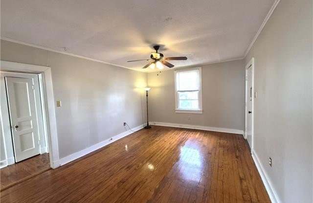 2104 BRAINARD Street Gallery 4