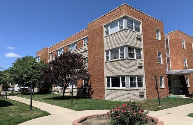 2411 W Balmoral Avenue photos photos