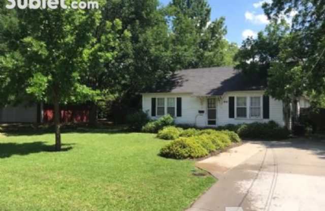 1901 Houston Place - 1901 Houston Place, Denton, TX 76201