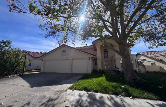 Wonderful La Cueva Oeste Garden Home! Gallery 3