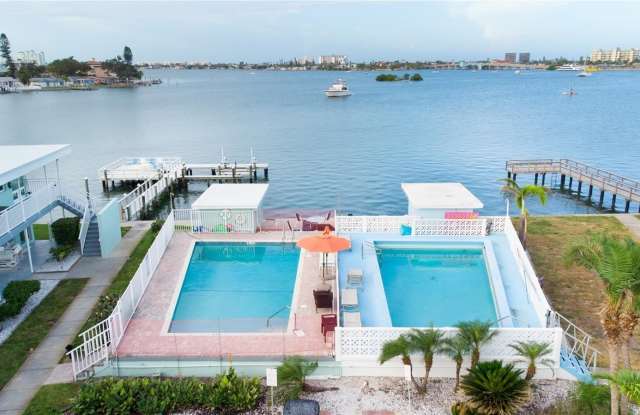 1840 SHORE DRIVE S Gallery 4