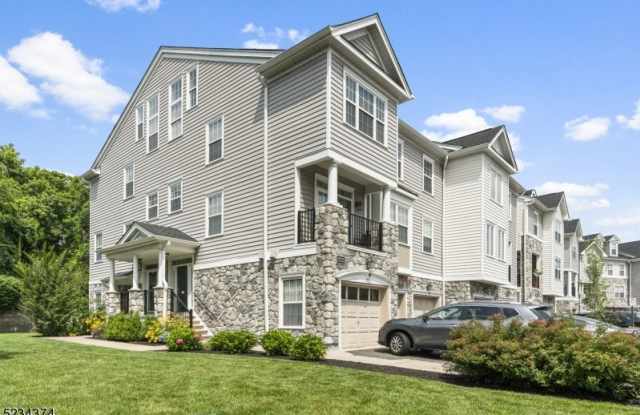 118 George Russell Way - 118 George Russell Way, Clifton, NJ 07013