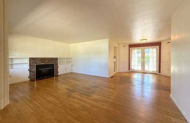 2172 ROLAND WAY photos photos