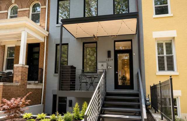 LUXURY CONDO BY METRO photos photos