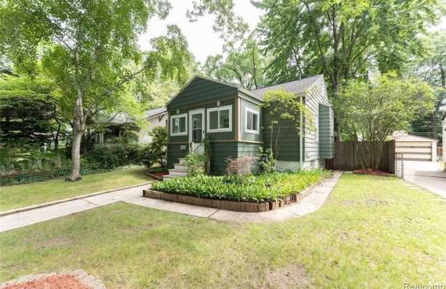 914 North Maple Avenue photos photos