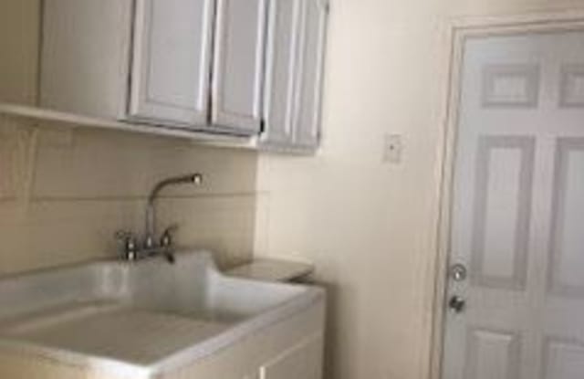5723 Gage Ave Apt 5E - 5723 Gage Ave, Bell Gardens, CA 90201