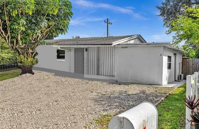 4328 SW 49th Ct - 4328 Southwest 49th Court, Dania Beach, FL 33314