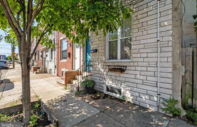 2426 E INDIANA Avenue Gallery 3