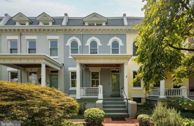 221 E Street SE photos photos