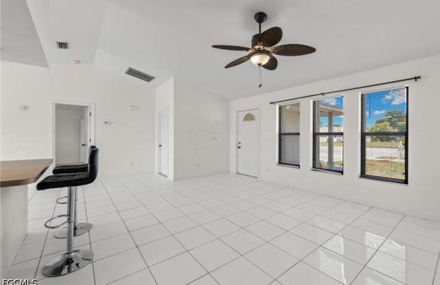 1944 Country Club Boulevard Gallery 4