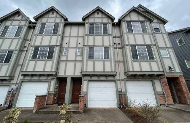 2 Bed 2.5 Bath Townhome includes 2 Car Tandem Garage, Private Patio Area, Washer  Dryer and Much More! River Terrace Master Community Near Nike - 13067 Southwest 169th Avenue, Tigard, OR 97007