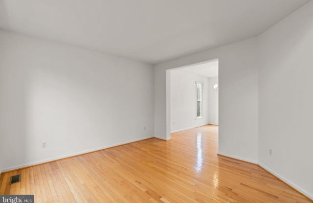 8708 HIDDEN POOL Court Gallery 3