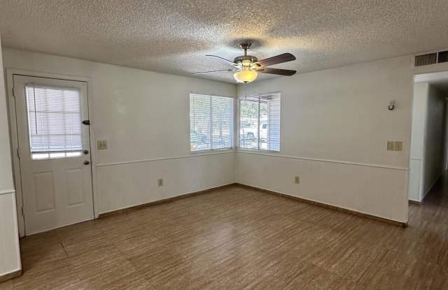 5653 W Hatcher Road Gallery 4