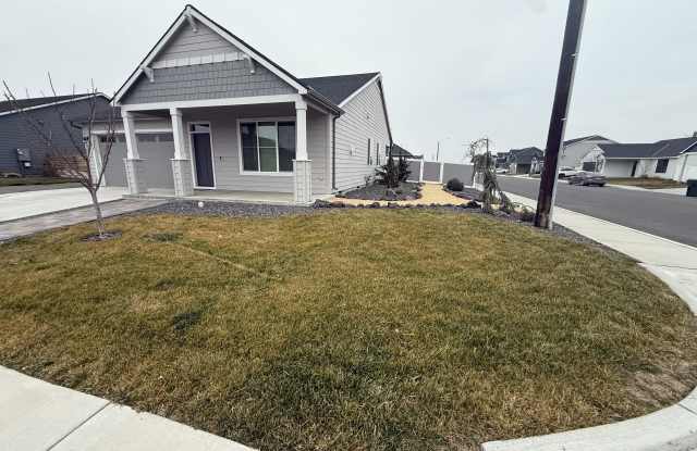 303 Emerald Avenue Gallery 2