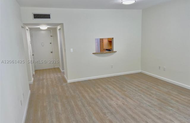 9159 SW 77th Ave Gallery 1