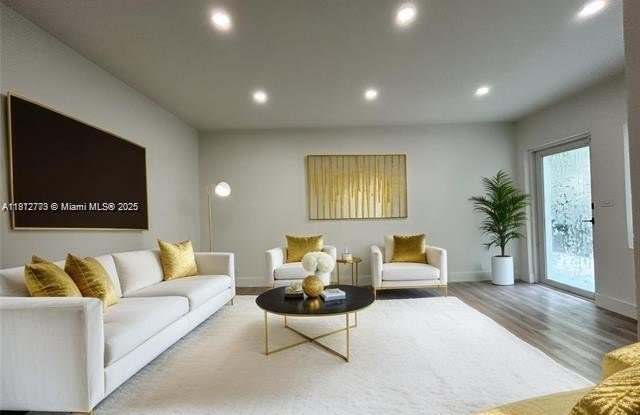 1936 Normandy Dr photos photos