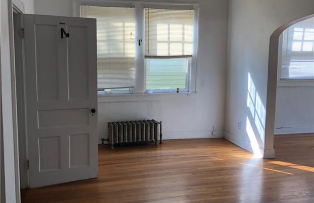785 Woodruff Place Drive E Gallery 2