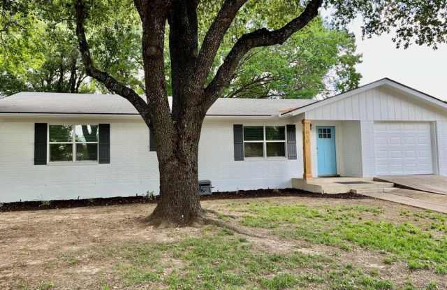 610 Bluebonnet photos photos