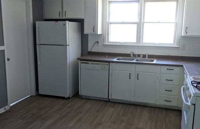 3807 E. 72nd Terrace - 3807 East 72nd Terrace, Kansas City, MO 64132