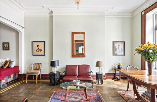 284 Fifth Avenue photos photos