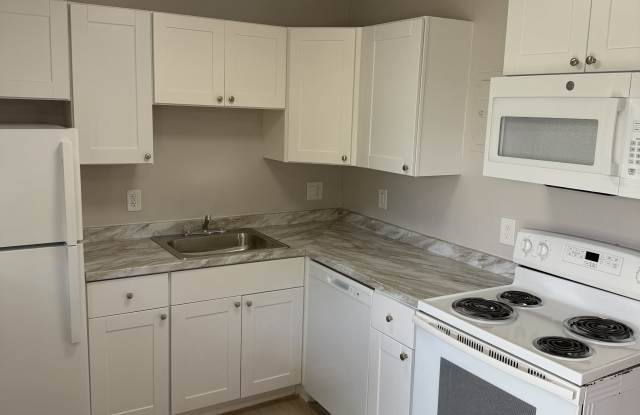 1331 HOLLYI HEIGHTS DRIVE - 3 photos photos